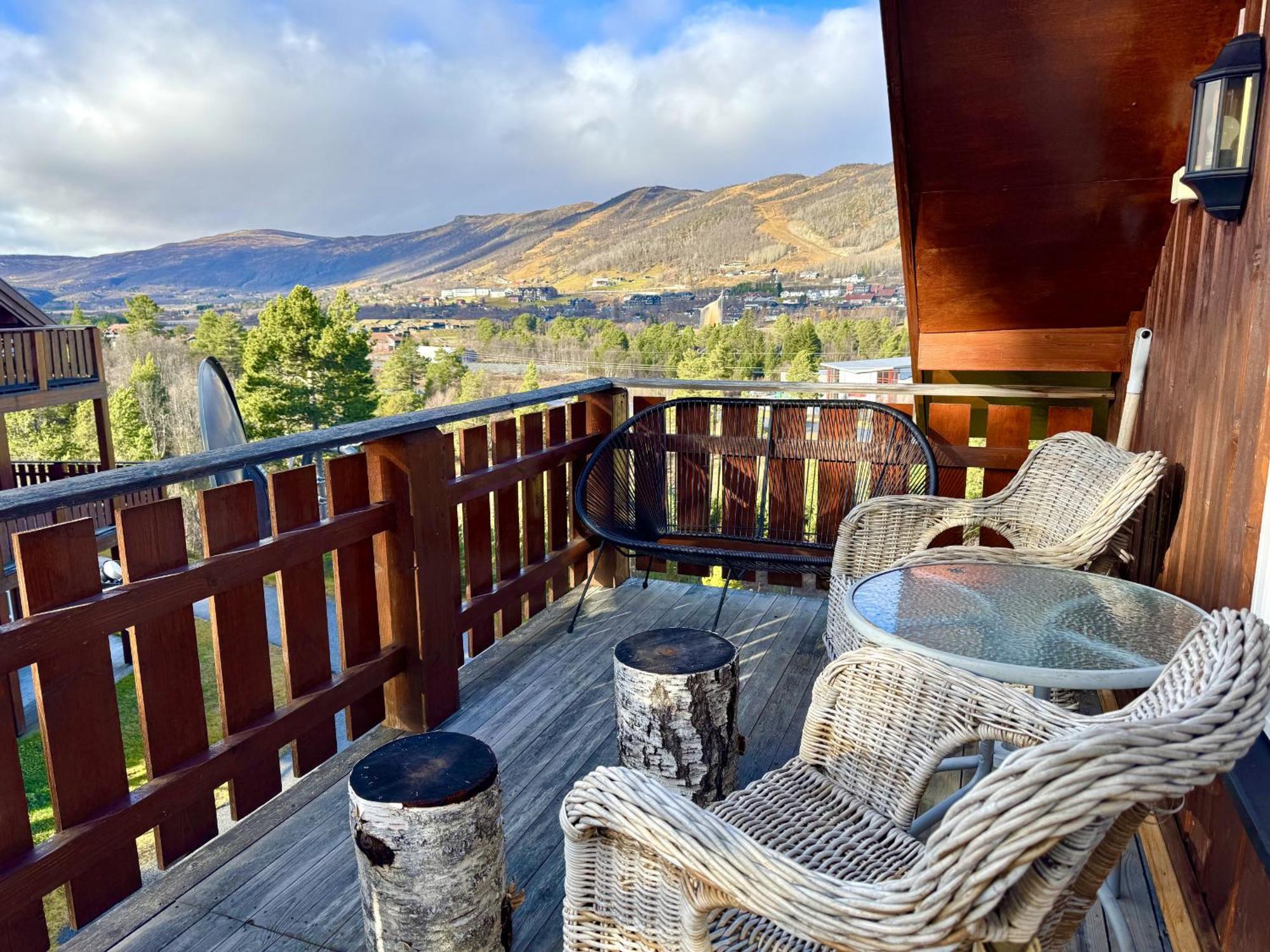 Spacious And Beautiful Apartment In Geilo, Mountain Retreat With View! Bagian luar foto